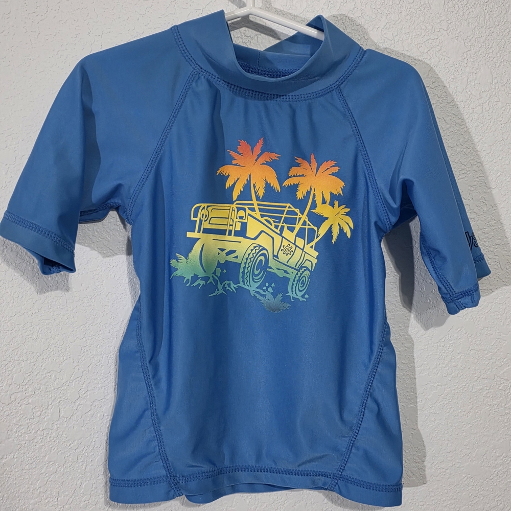 UVSkinz SPF 50+ Kids Size 5 Swim Rashguard, swim Shorts, & Reversible Hat - Picture 2 of 10